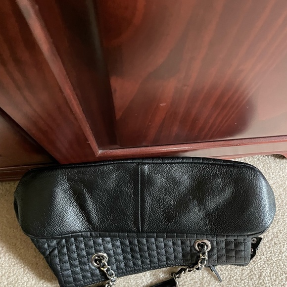 Calvin Klein Quilted Handbag. Lots of Compartments. - Picture 6 of 15